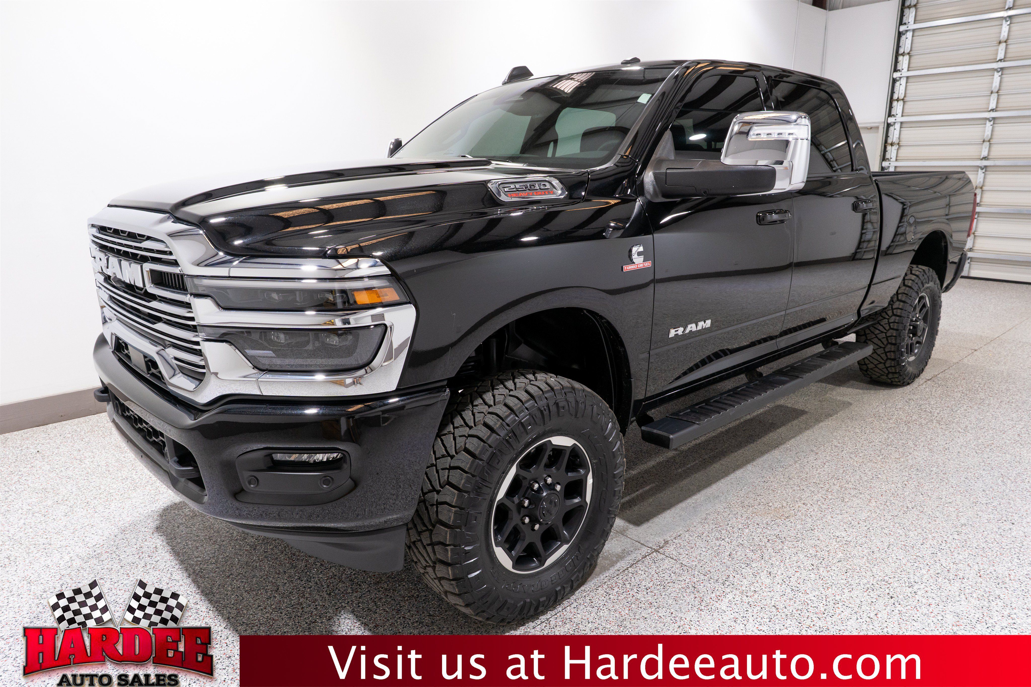 Used 2026 RAM 2500 Laramie AWD/4WD image 2