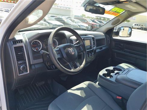 Used 2015 RAM 2500 Tradesman w/ Chrome Appearance Group RWD image 5