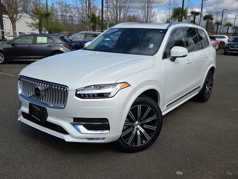 Certified 2025 Volvo XC90 B5 Core AWD/4WD image 1