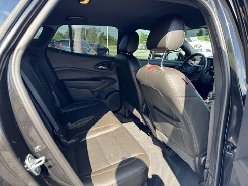 Used 2025 Chevrolet Trax RS w/ Driver Confidence Package FWD image 10