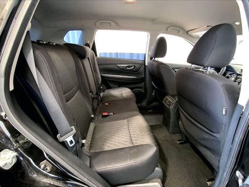 Used 2017 Nissan Rogue SV FWD image 25