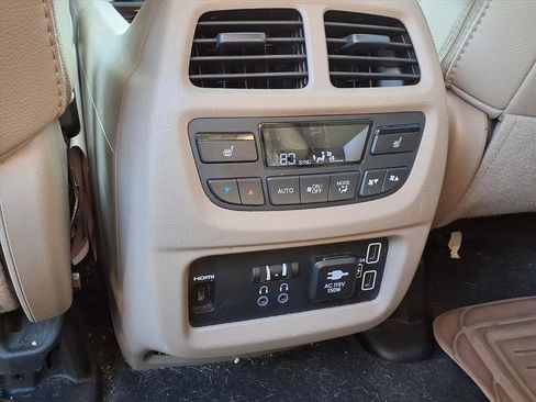 Used 2020 Honda Pilot Touring image 26