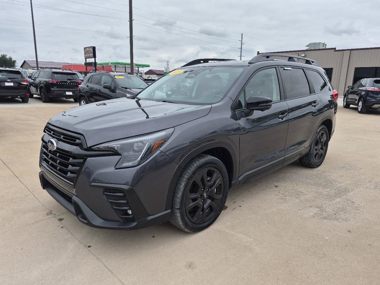 Used 2023 Subaru Ascent Onyx Edition Limited AWD/4WD image 2