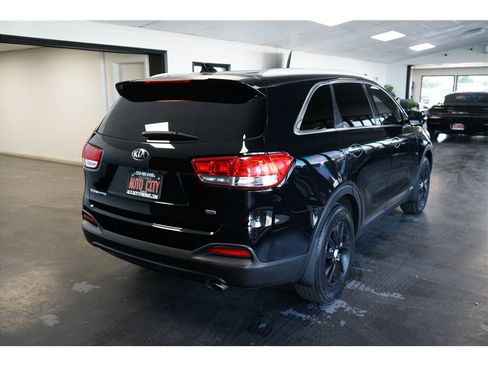 Used 2018 Kia Sorento AWD image 7
