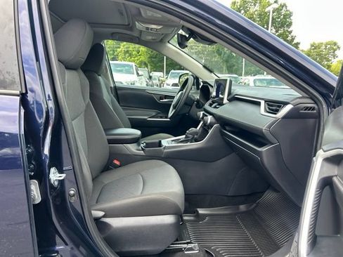 Used 2025 Toyota RAV4 XLE w/ Convenience Package FWD image 19