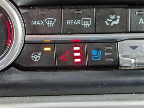 Used 2024 Ford Expedition XLT image 25