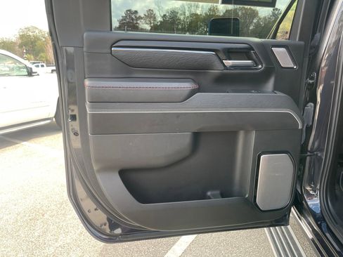 Used 2024 GMC Sierra 2500 AT4X image 19