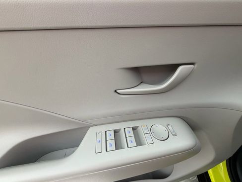 Used 2024 Hyundai Kona SEL image 25