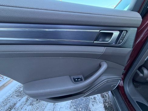 Used 2022 Porsche Panamera 4 Platinum Edition image 11