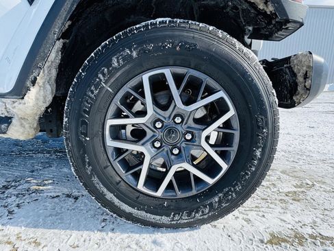 Used 2024 Jeep Wrangler Sahara w/ Safety Group image 38