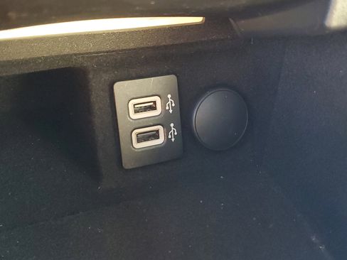 Used 2018 Lincoln Continental Reserve image 10