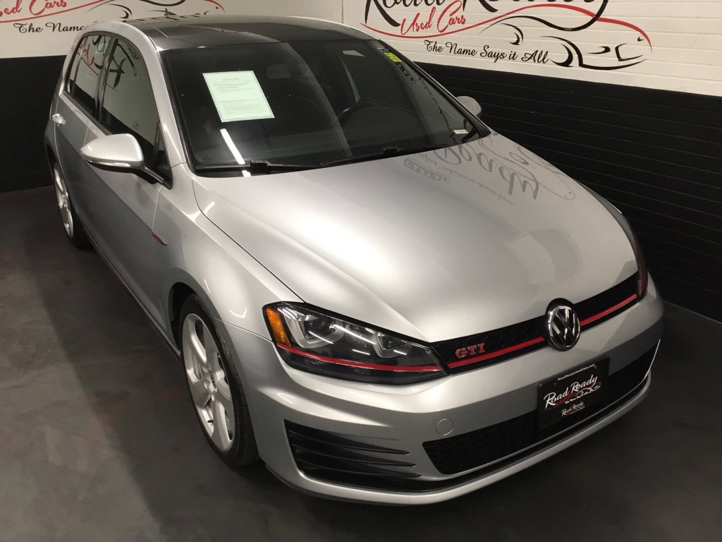Used 2017 Volkswagen GTI SE FWD image 2