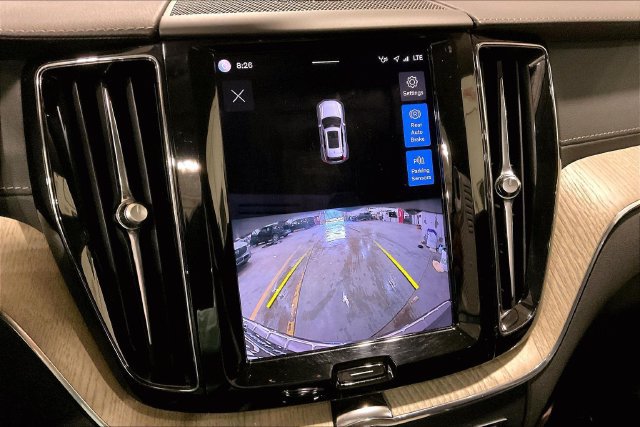 Certified 2022 Volvo XC60 B6 Inscription w/ Climate Package AWD/4WD image 24