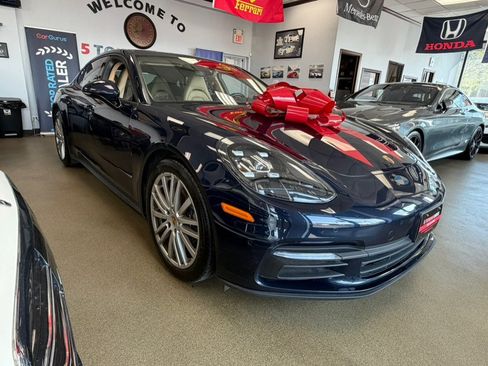 Used 2018 Porsche Panamera 4 AWD/4WD image 3
