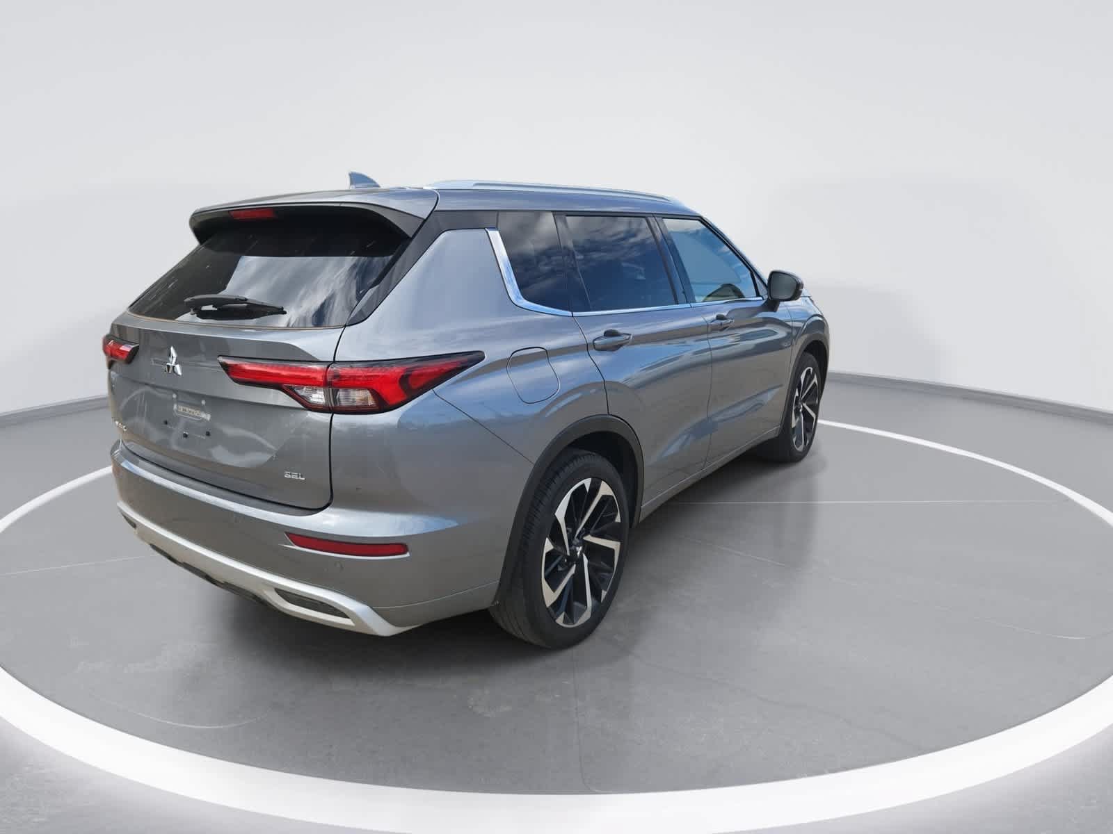 Used 2024 Mitsubishi Outlander SEL FWD image 8