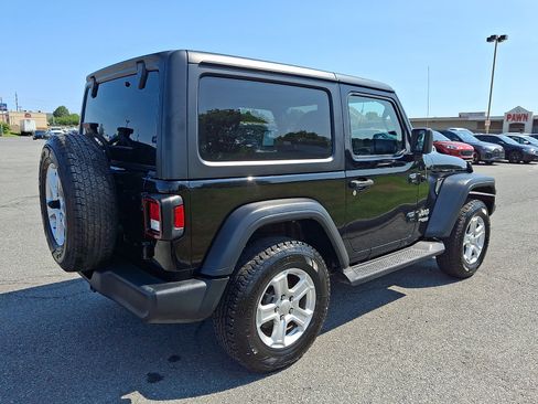 Used 2019 Jeep Wrangler Sport AWD/4WD image 6
