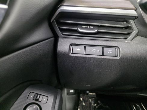Used 2024 Nissan Altima 2.5 SV FWD image 40