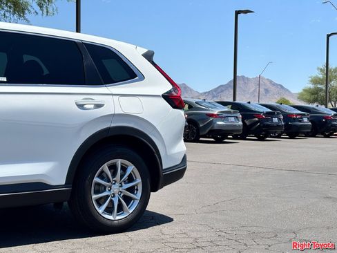 Used 2026 Honda CR-V EX image 10