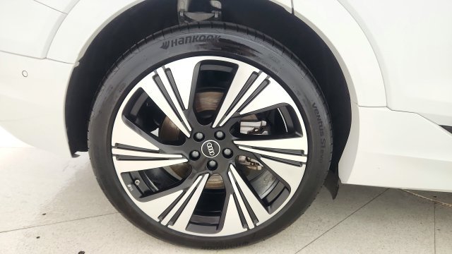 Used 2024 Audi Q8 e-tron Prestige AWD/4WD image 78