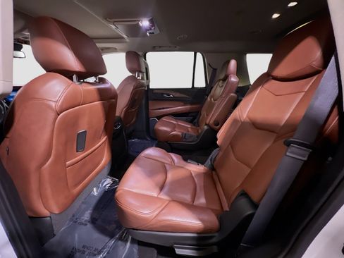 Used 2017 Cadillac Escalade Luxury image 17