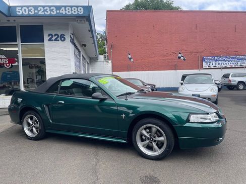 Used 2001 Ford Mustang Convertible RWD image 6