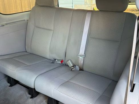 Used 2005 Pontiac Montana SV6 image 11