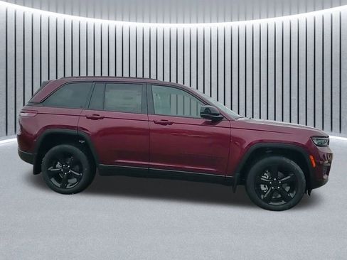 New 2025 Jeep Grand Cherokee Limited w/ Luxury Tech Group II image 5
