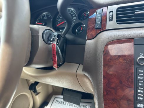 Used 2013 Chevrolet Suburban LTZ AWD/4WD image 58