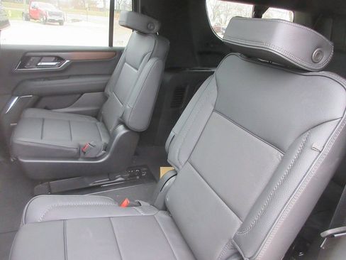 New 2026 GMC Yukon XL Denali w/ Denali Reserve Package image 14