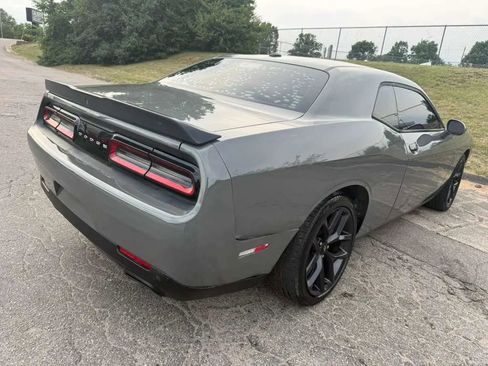Used 2019 Dodge Challenger SXT w/ Blacktop Package RWD image 4