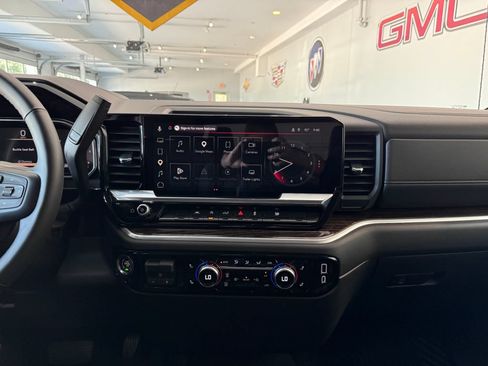 Certified 2026 GMC Sierra 1500 Elevation AWD/4WD image 19