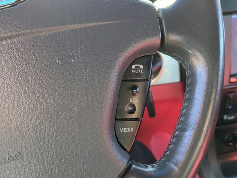 Used 2002 Ford Thunderbird image 17