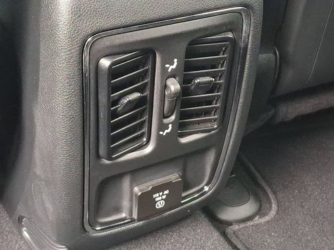 Used 2020 Jeep Grand Cherokee Altitude AWD/4WD image 11