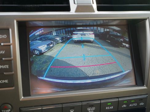 Used 2014 Lexus GX 460 AWD/4WD image 28
