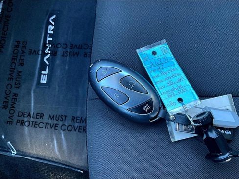 Certified 2025 Hyundai Elantra Sport image 11