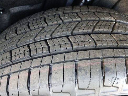 New 2025 Jeep Grand Cherokee L Limited image 17