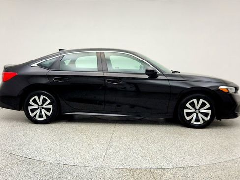 Used 2023 Honda Civic LX image 4