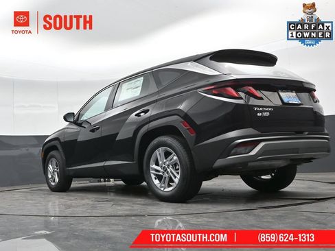 Used 2025 Hyundai Tucson SE AWD/4WD image 41