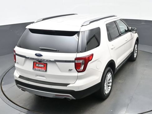 Used 2017 Ford Explorer XLT w/ Equipment Group 202A FWD image 42