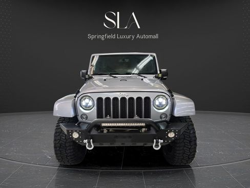 Used 2014 Jeep Wrangler Unlimited Sahara w/ Dual Top Group AWD/4WD image 2