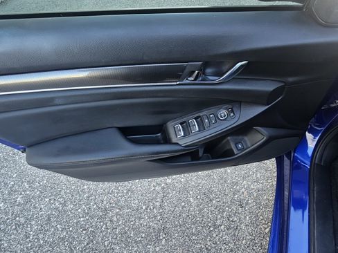 Used 2018 Honda Accord Sport image 11