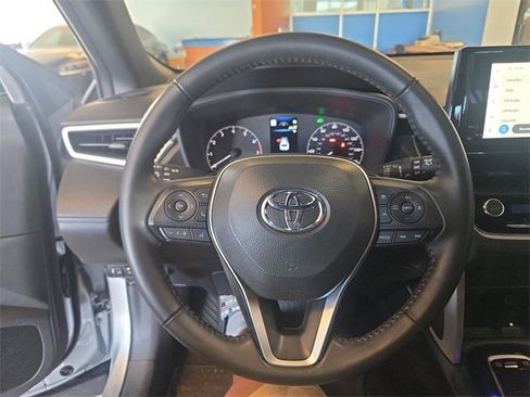 Used 2024 Toyota Corolla Cross SE image 14