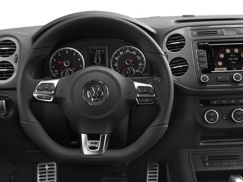 Used 2016 Volkswagen Tiguan R-Line AWD/4WD image 9