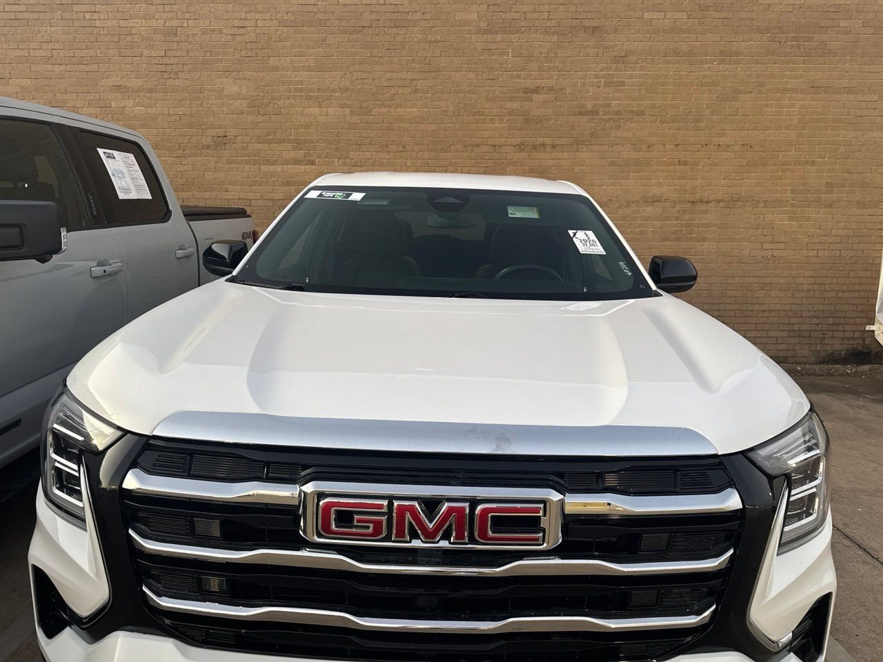 Used 2026 GMC Terrain Elevation FWD image 2