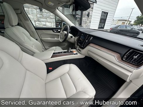 Used 2022 Volvo XC60 B5 Momentum w/ Climate Package AWD/4WD image 15