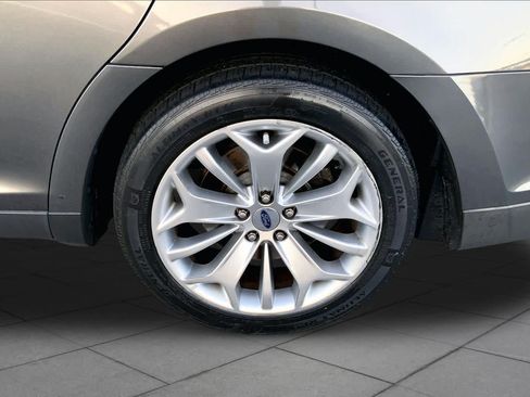 Used 2017 Ford Taurus Limited FWD image 10
