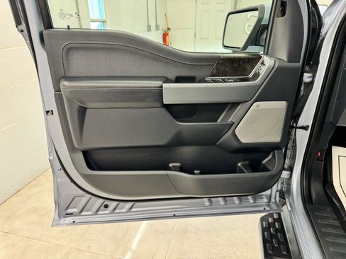 Used 2022 Ford F150 Lightning Lariat AWD/4WD image 9
