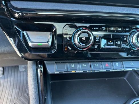 Used 2024 GMC Sierra 2500 AT4 w/ AT4 Premium Plus Package image 26