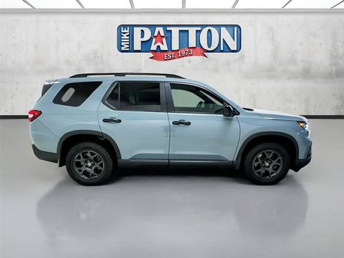 Used 2025 Honda Pilot TrailSport image 8
