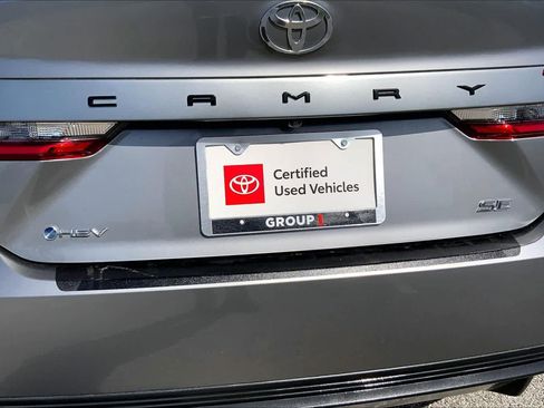 Used 2025 Toyota Camry SE w/ Convenience Package FWD image 10